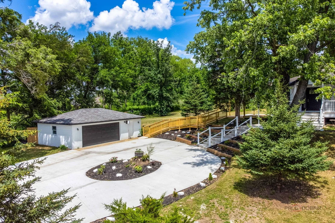 Photo of 16705 Wolf Road
