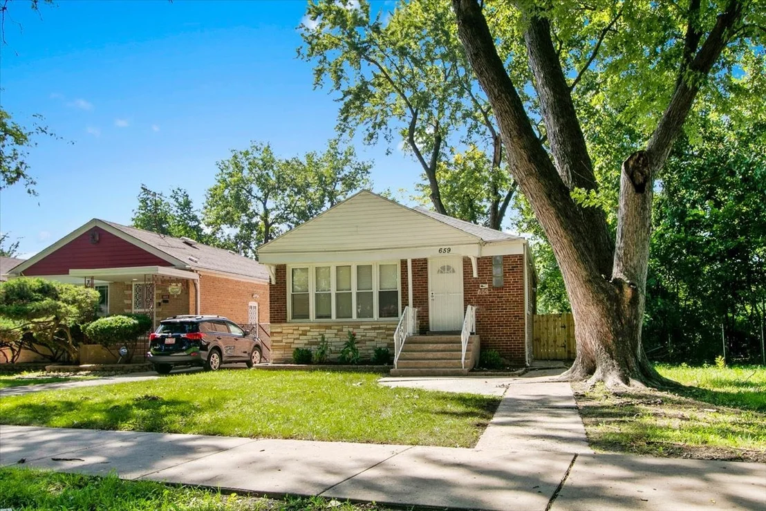 Photo of 659 W 129th Place