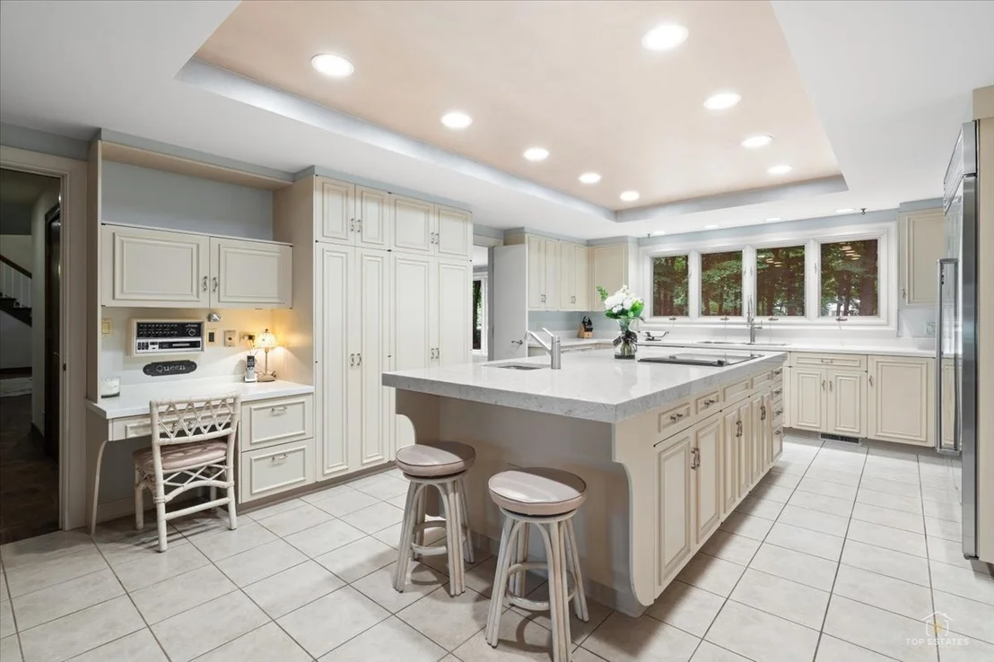 Photo of 1725 Persimmon Drive