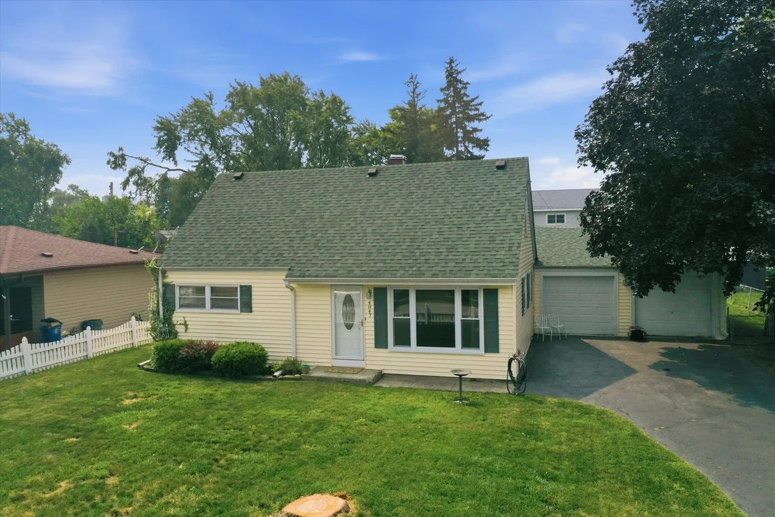 Photo of 4847 W 84th Place