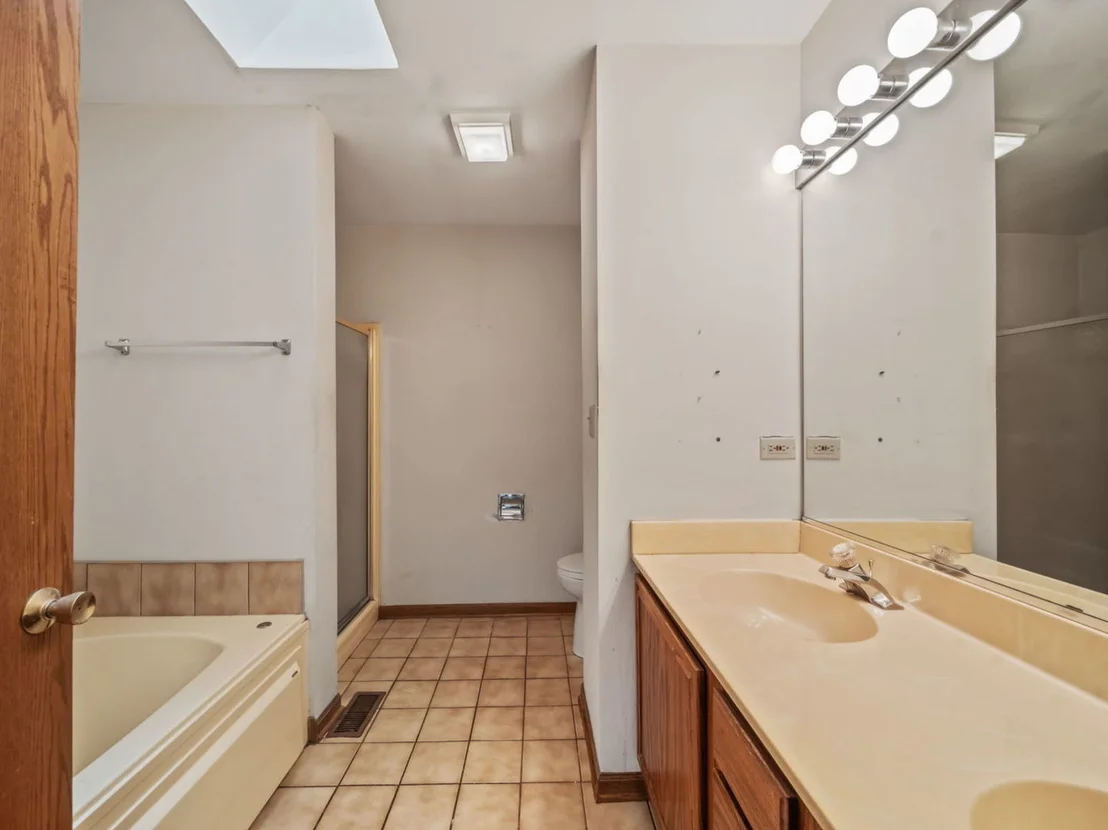 Photo of Unit A at 1775 Lakeview Drive