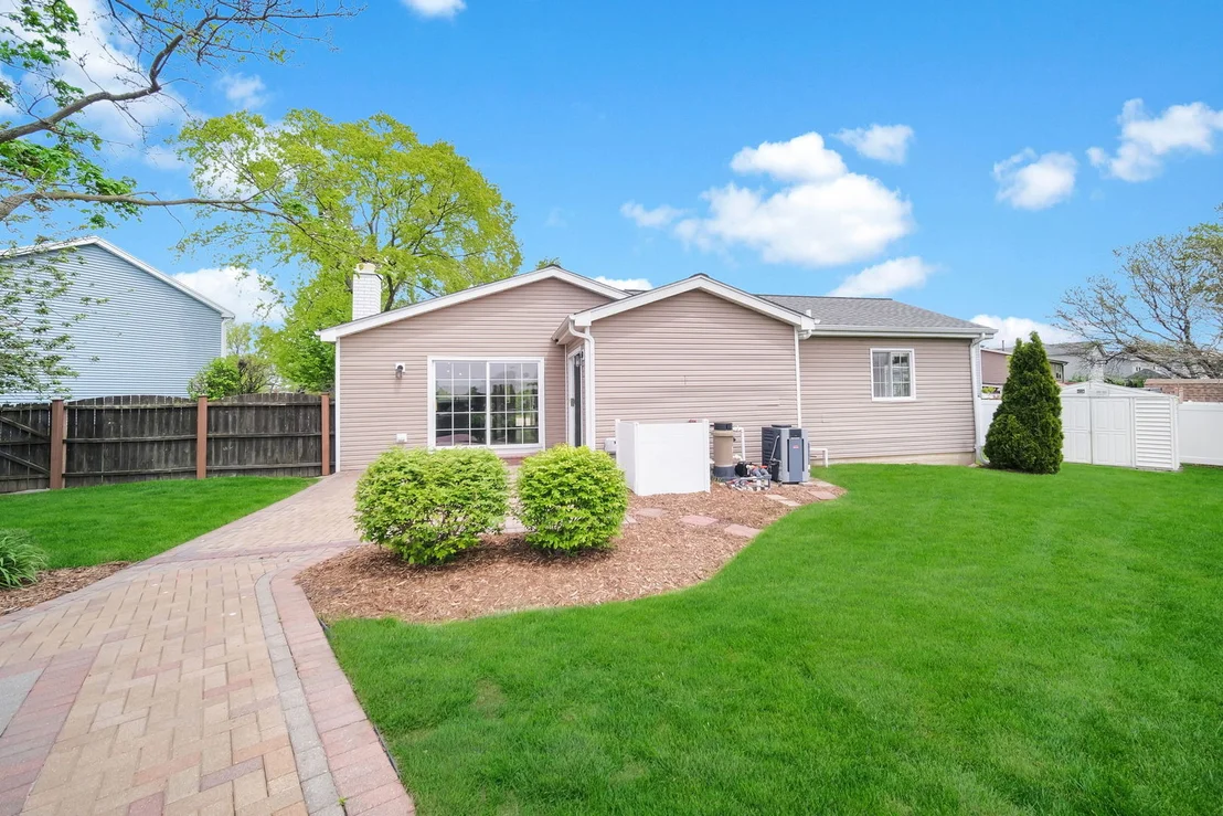 Photo of 115 ABBEYWOOD Circle