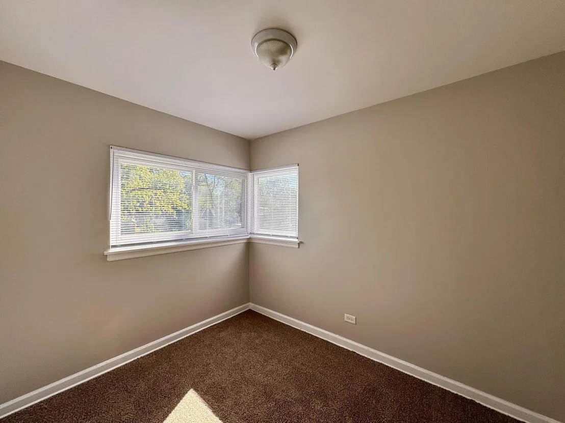 Photo of 16727 Head Avenue