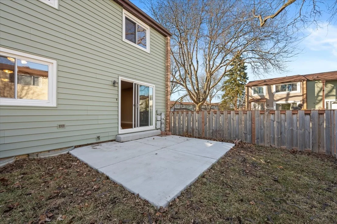 Photo of 709 Lakeside Circle Drive