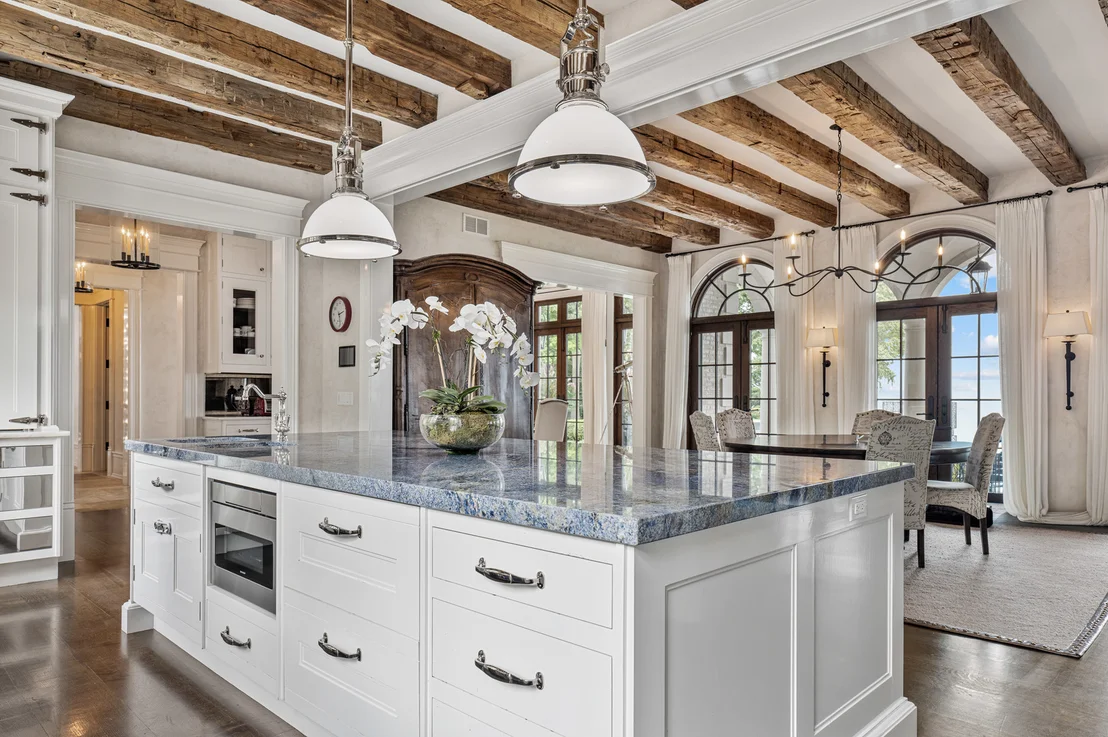 Photo of 595 Circle Lane
