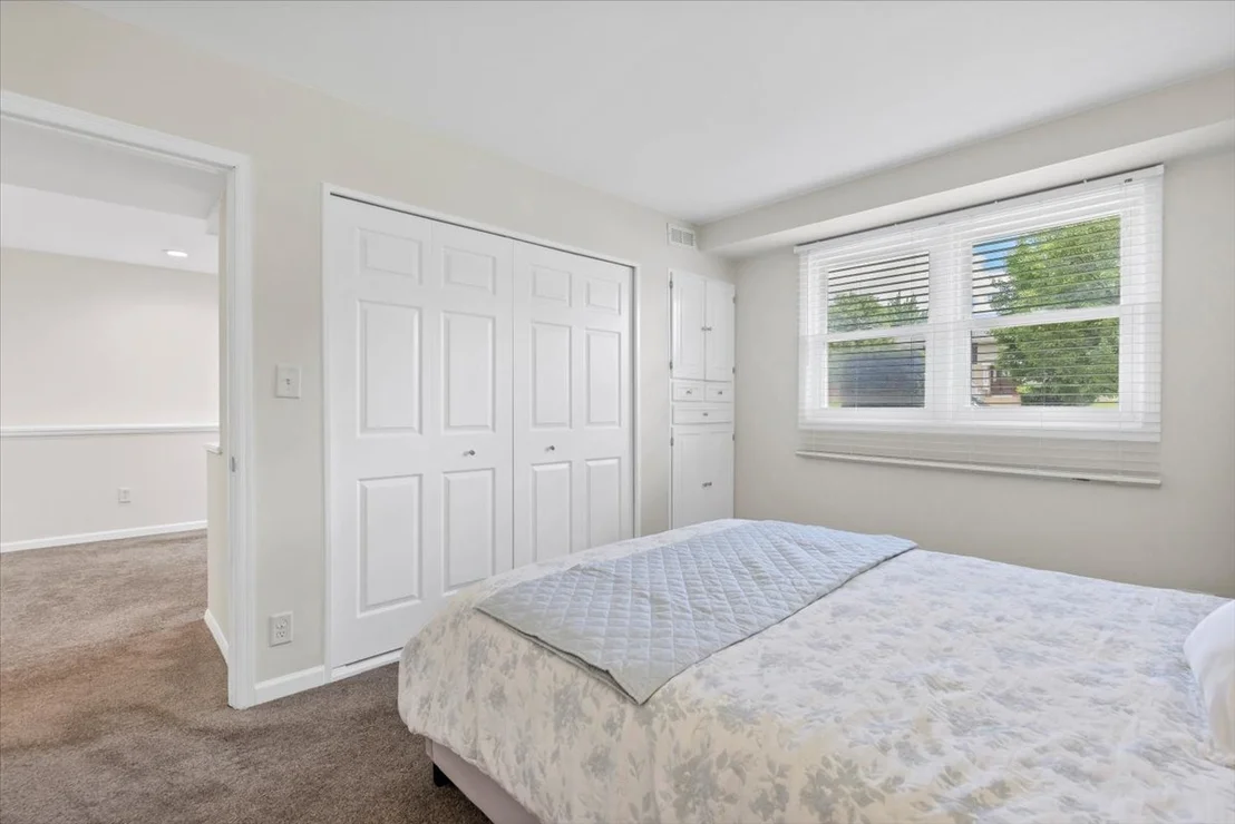 Photo of 1820 Claremont Road