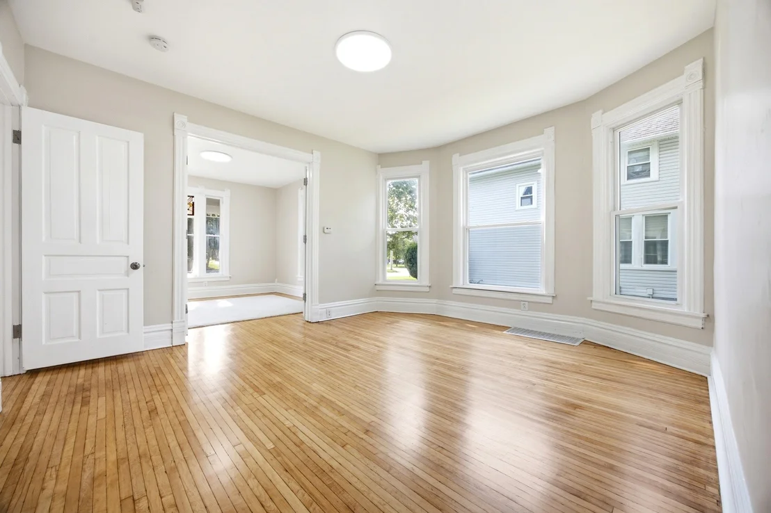Photo of 340 Moseley Street