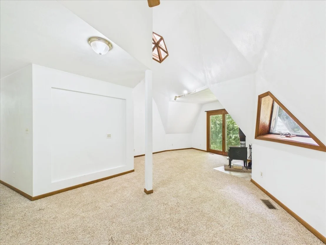 Photo of 1636 Larchmont Road