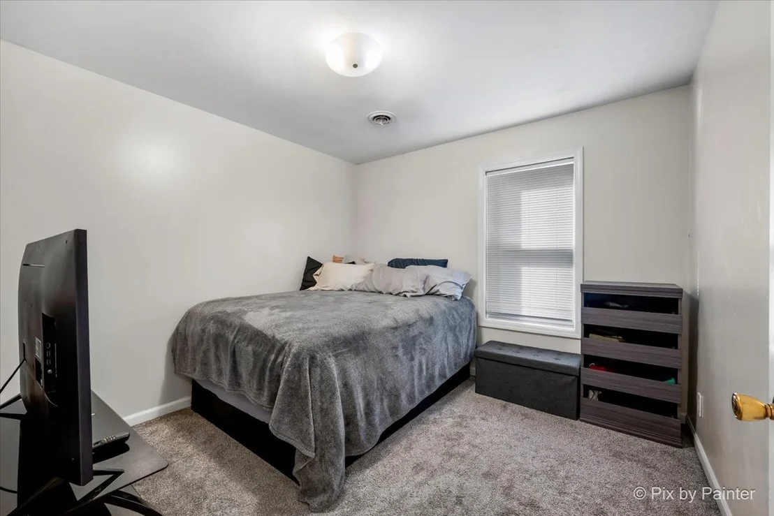 Photo of 705 Hawthorne Lane