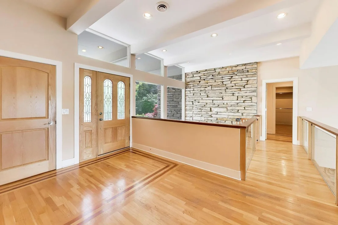 Photo of 2100 Valley Lo Lane