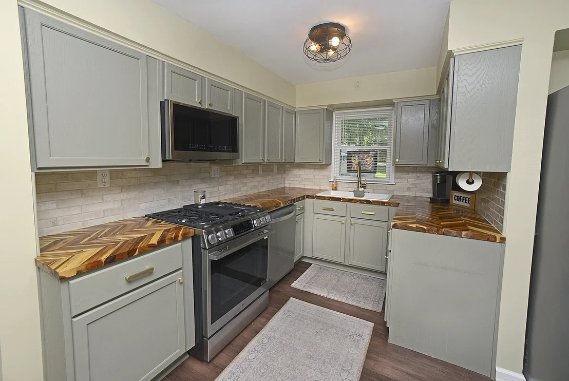 Photo of 413 Hillside Avenue