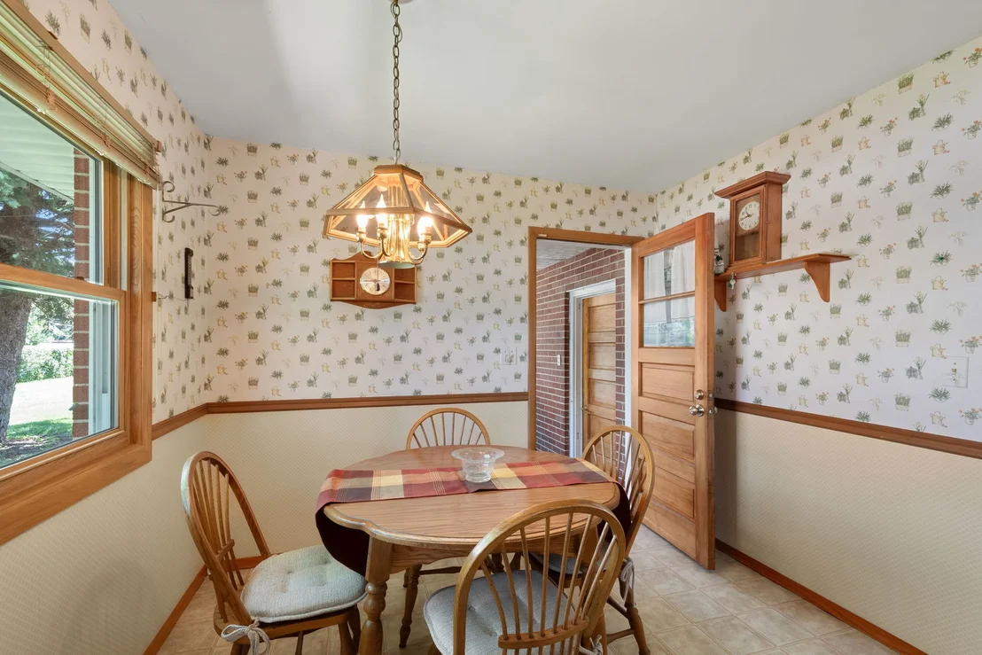 Photo of 472 W Walnut Avenue