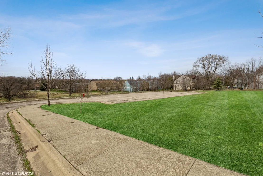 Photo of 1188 E Algonquin Road