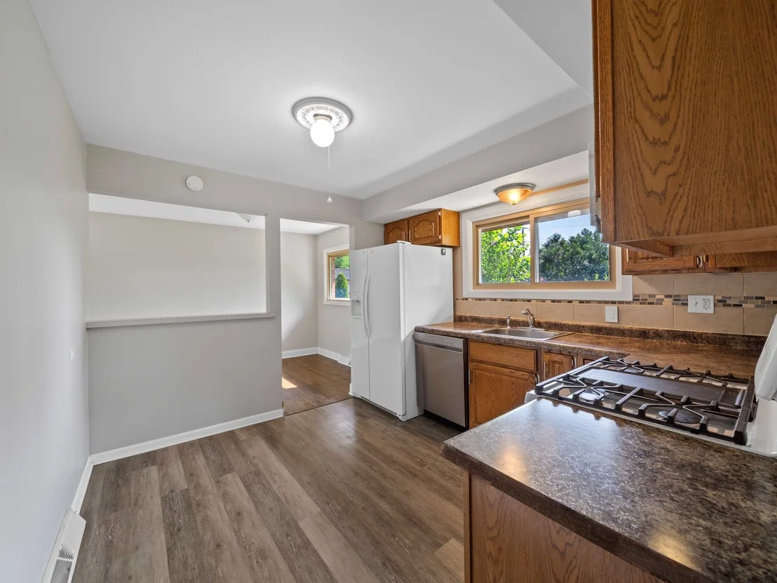Photo of 415 Tennyson Road