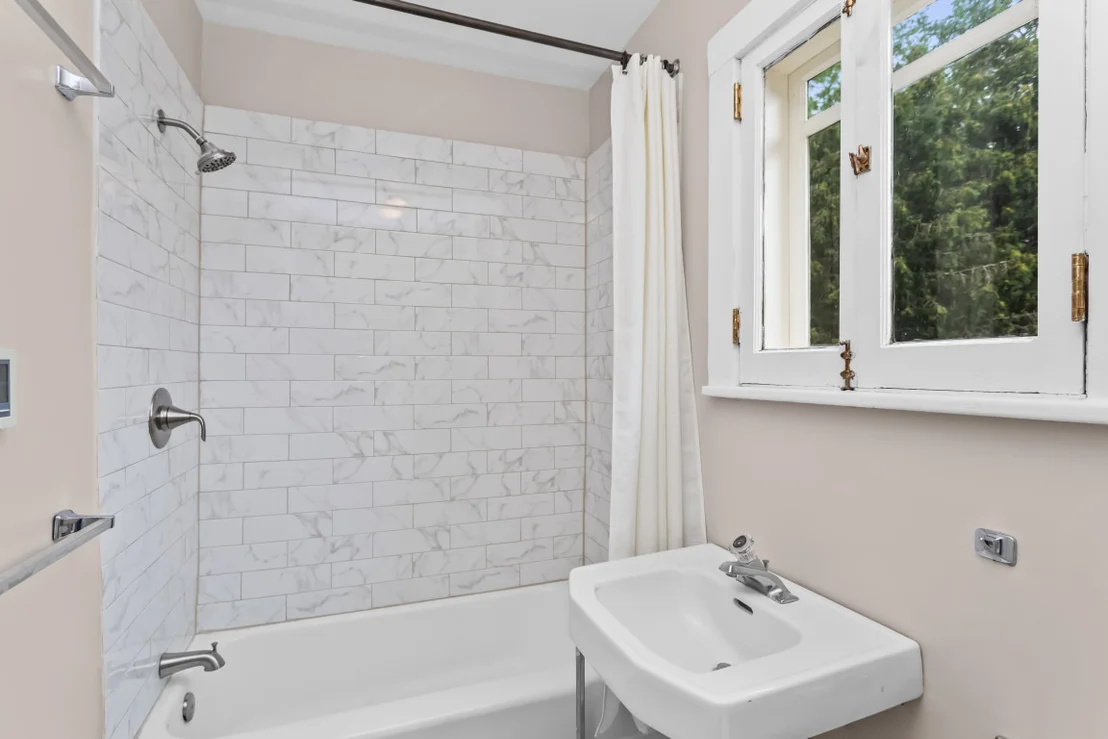 Photo of 1411 Maple Avenue