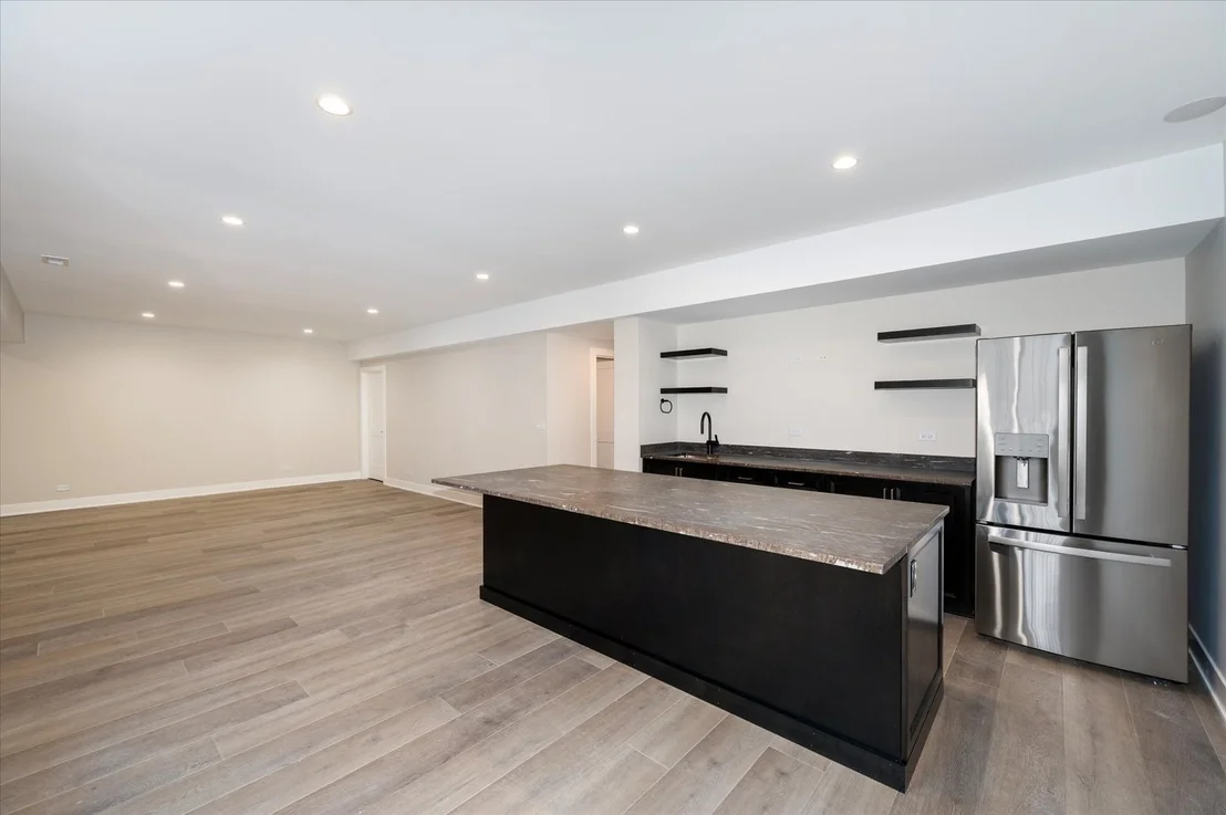 Photo of 964 S Hillside Avenue