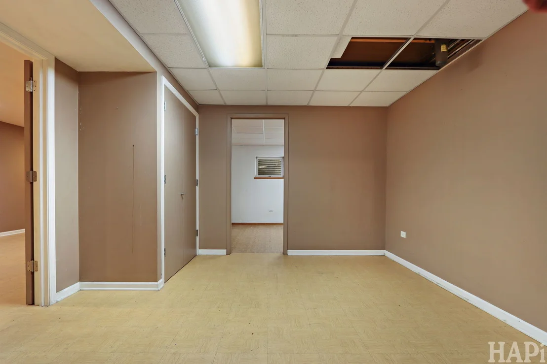 Photo of 840 Queens Lane