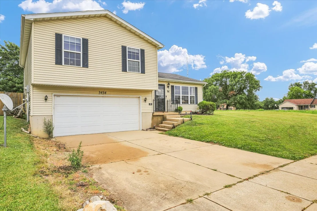 Photo of 3434 Monarch Drive