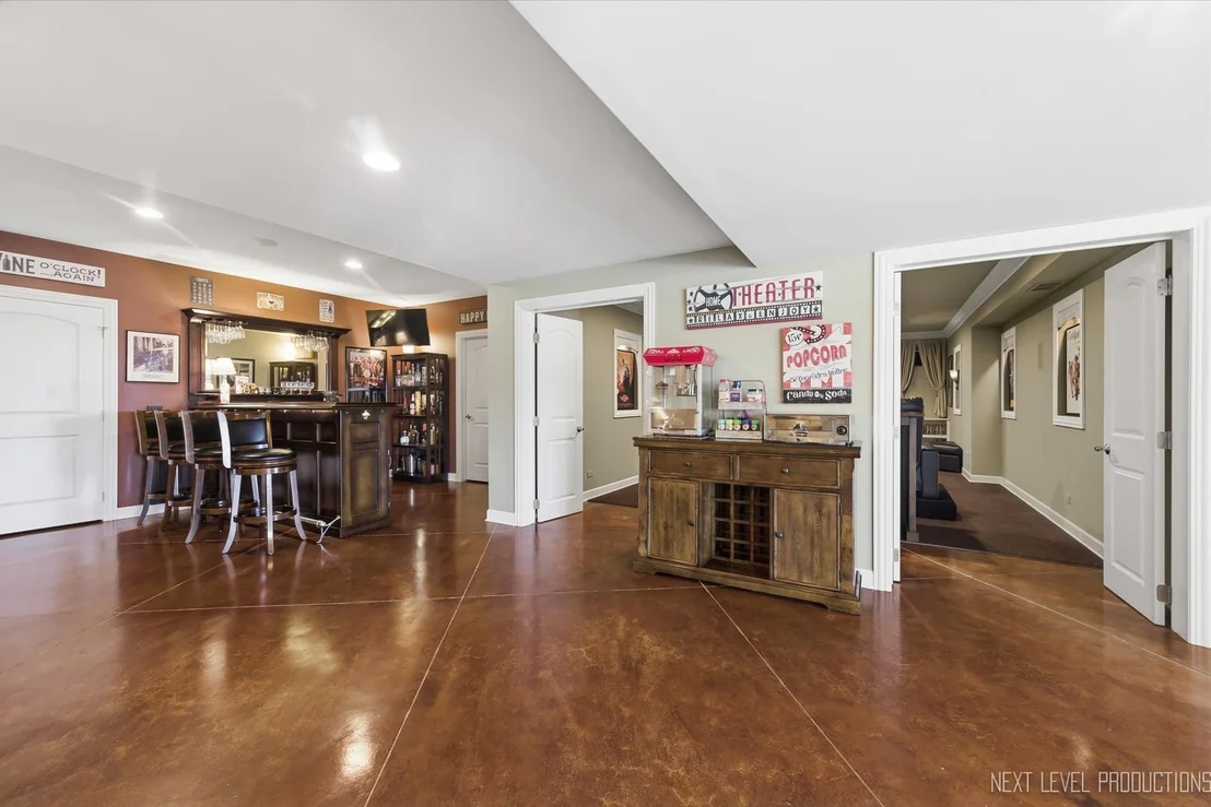 Photo of 1933 Spring Valley Drive