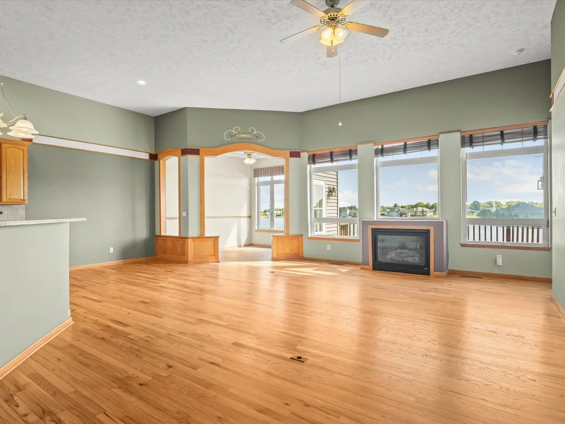 Photo of Unit 0 at 3729 Lakeview Drive