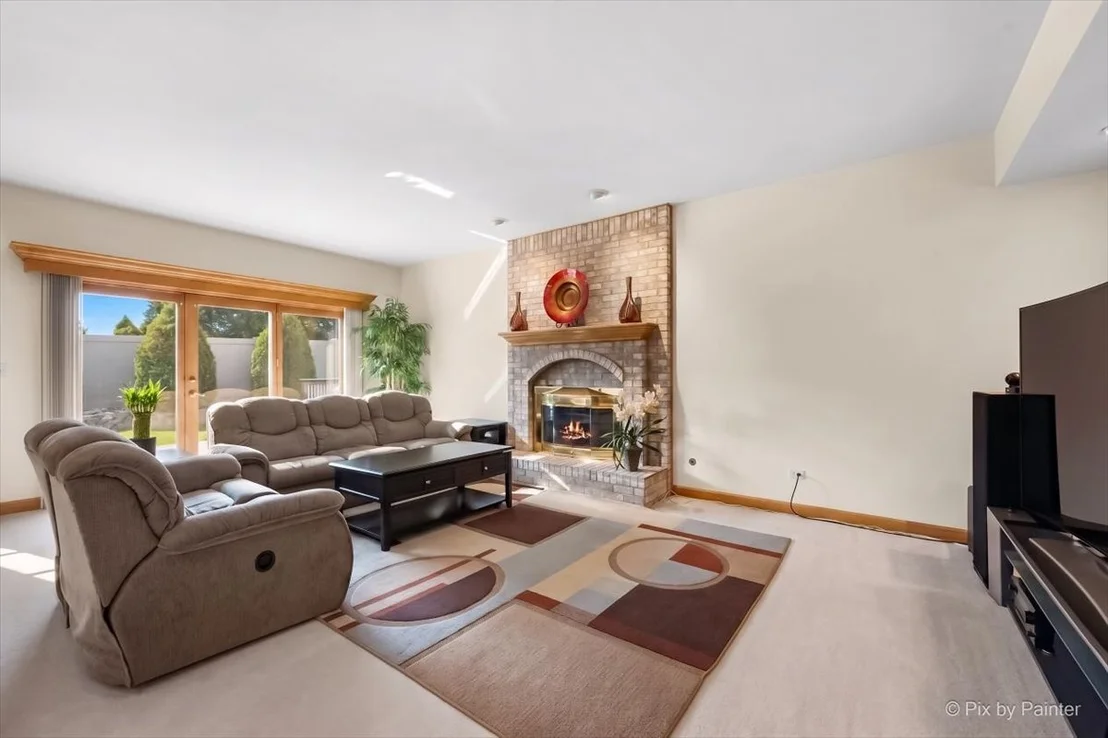 Photo of 958 W Stonehedge Drive