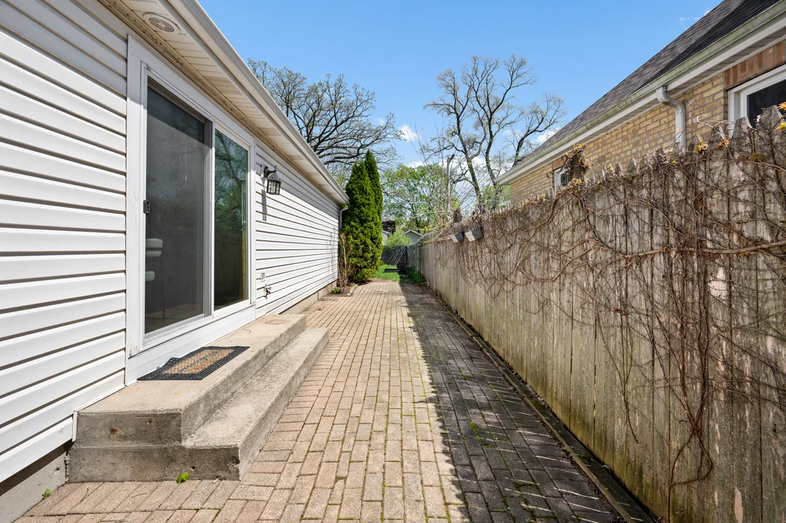 Photo of 1041 Forest Avenue