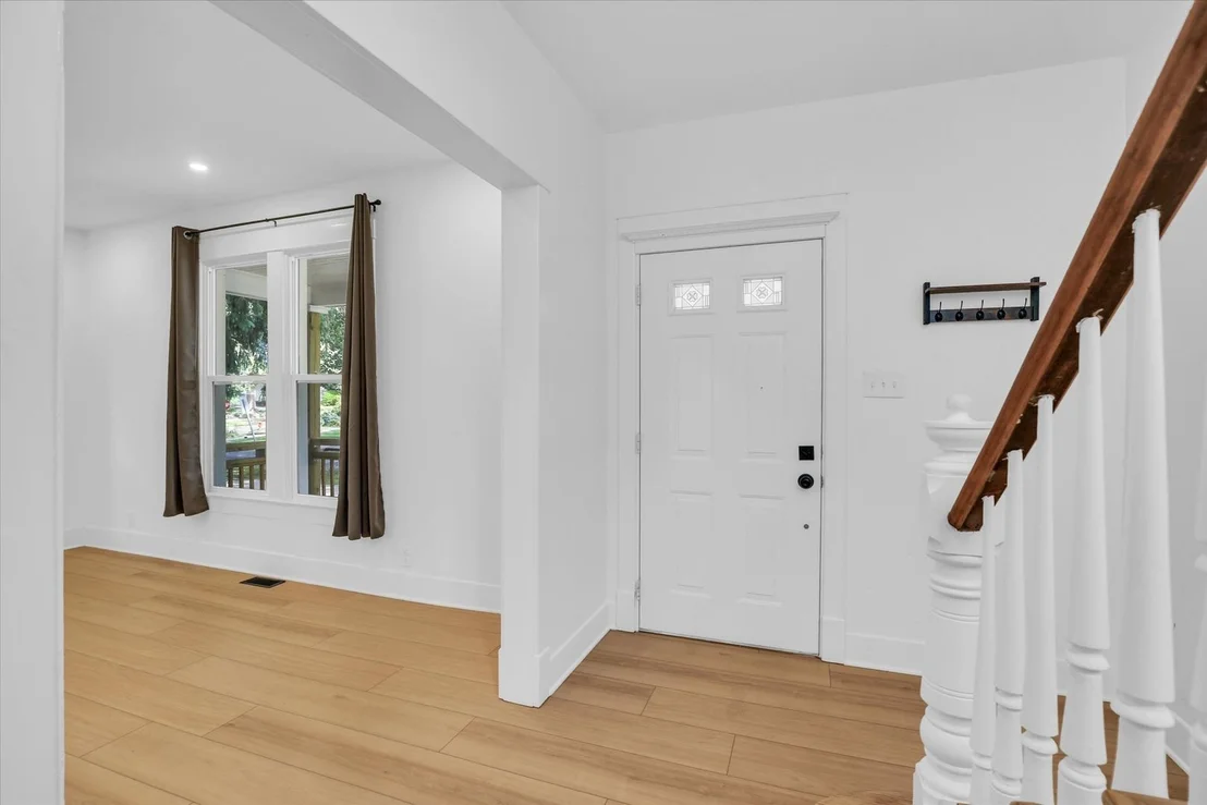 Photo of 604 W Healey Street