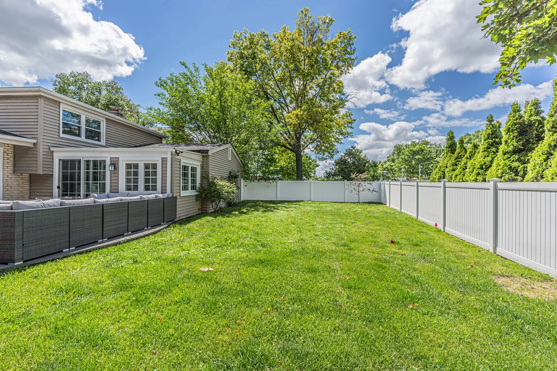 Photo of 210 W Pickwick Road