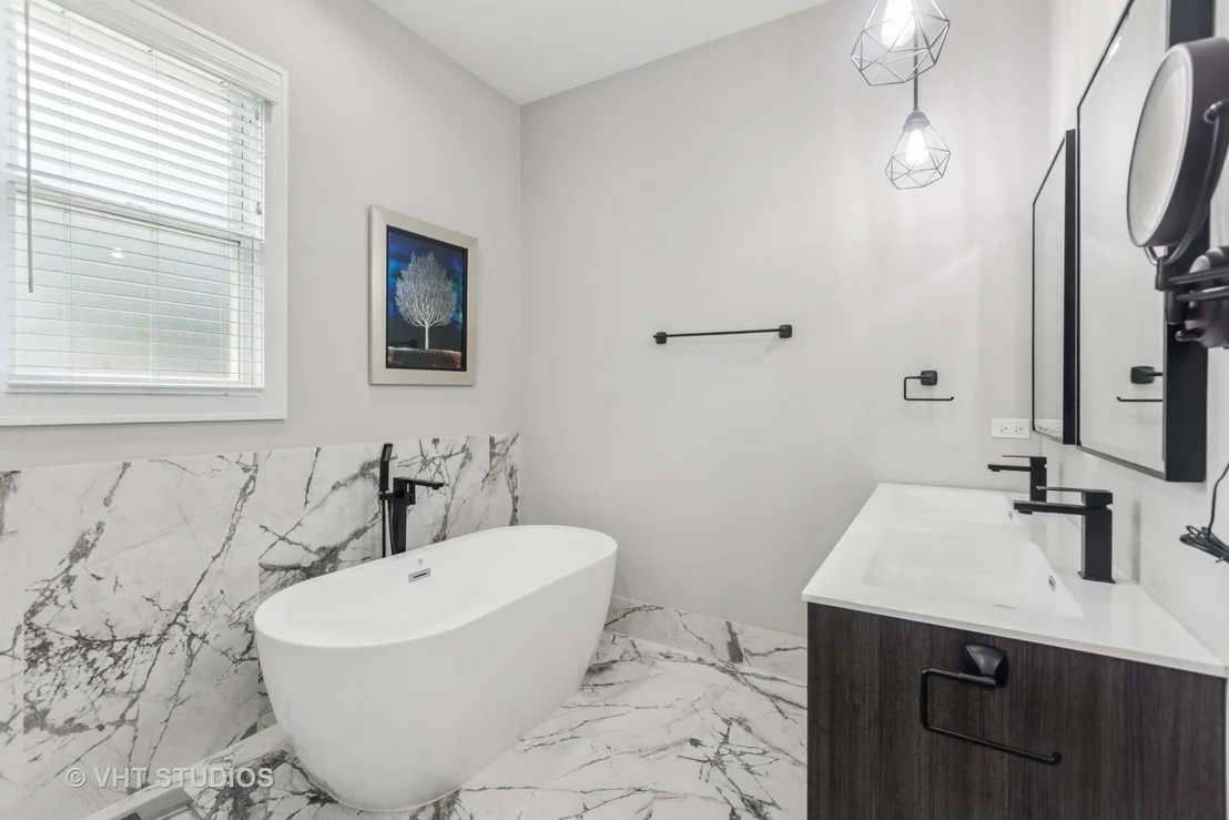 Photo of 447 W Harrison Road