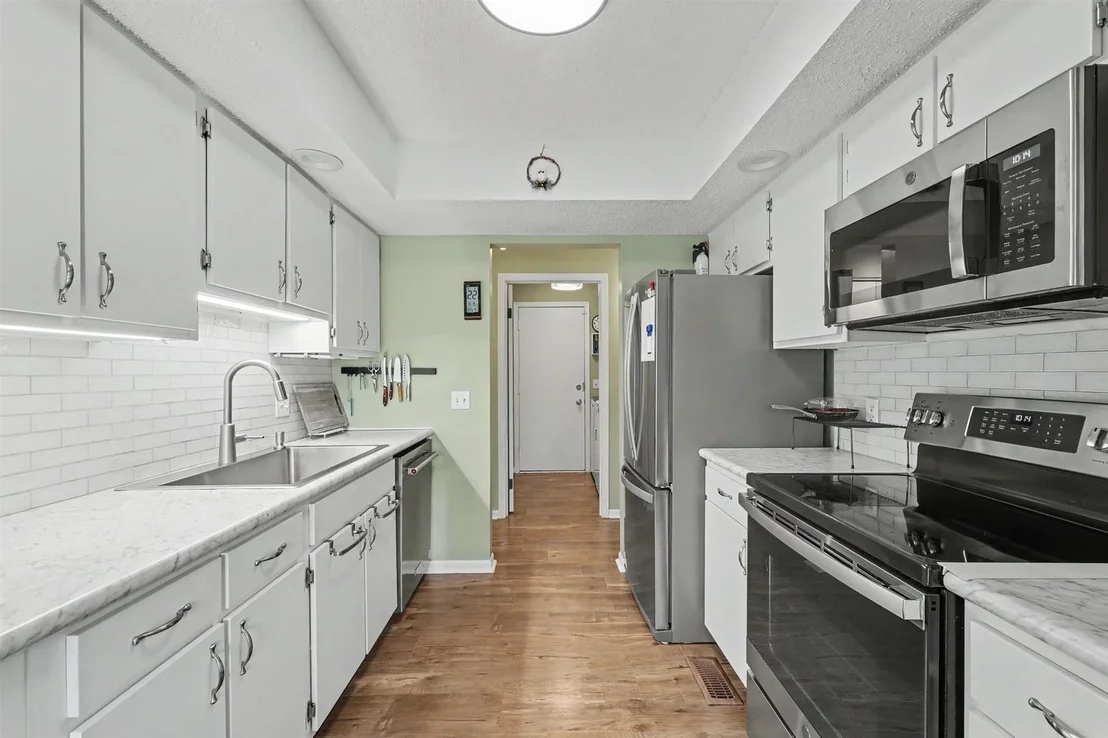 Photo of Unit 2101 at 2101 Harbortown Circle