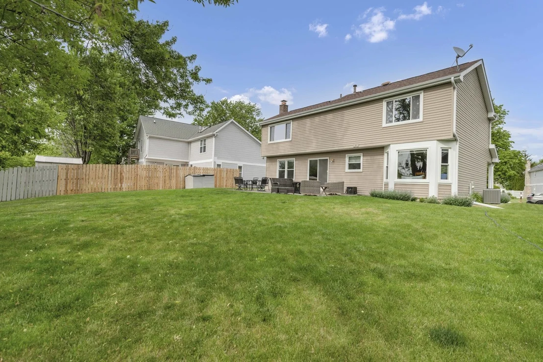 Photo of 323 Farmhill Circle