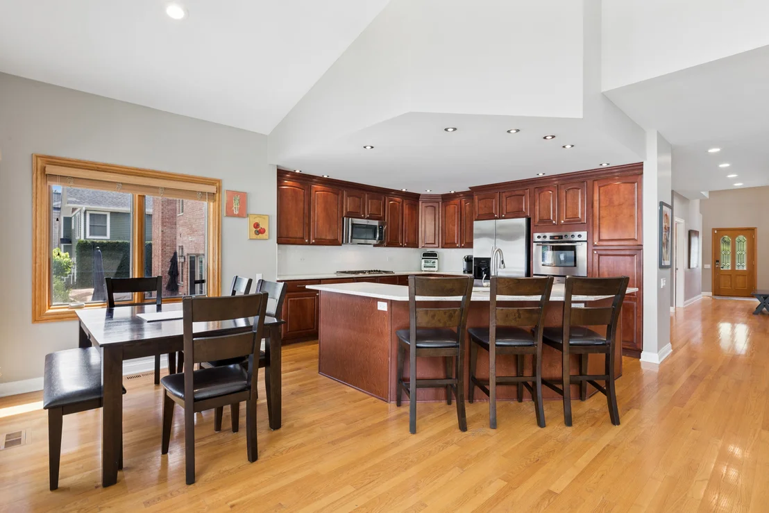 Photo of 2532 Illinois Road