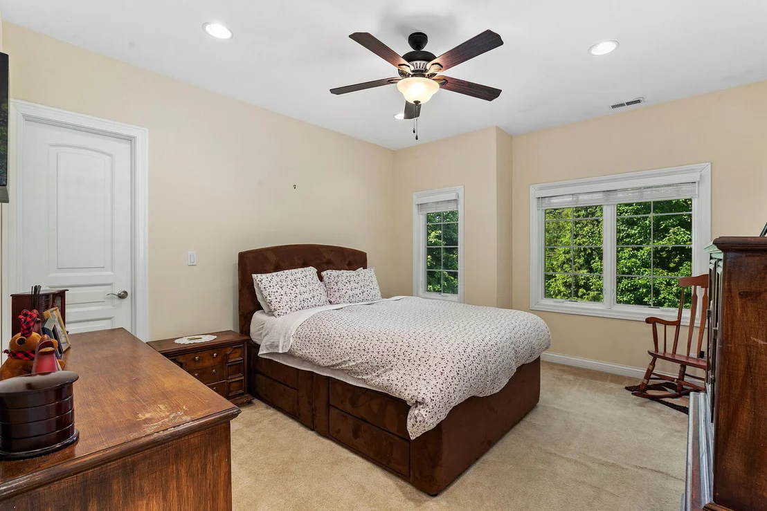 Photo of 1008 Meadow Road