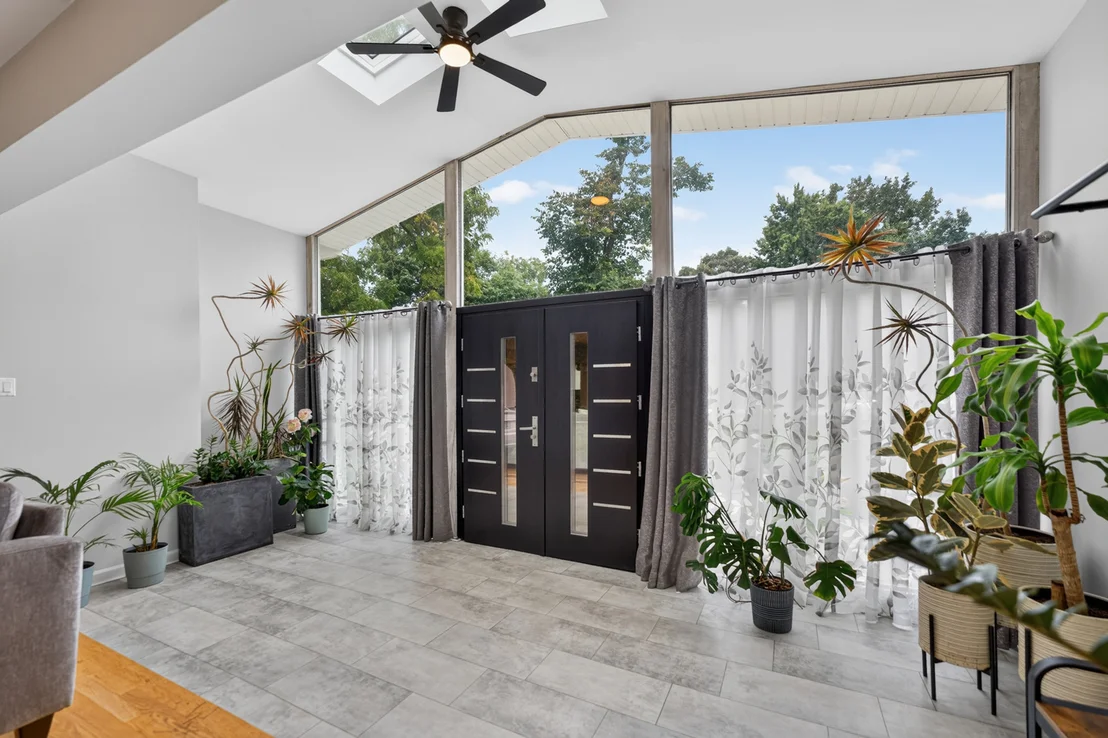 Photo of 17W041 Deerpath Road