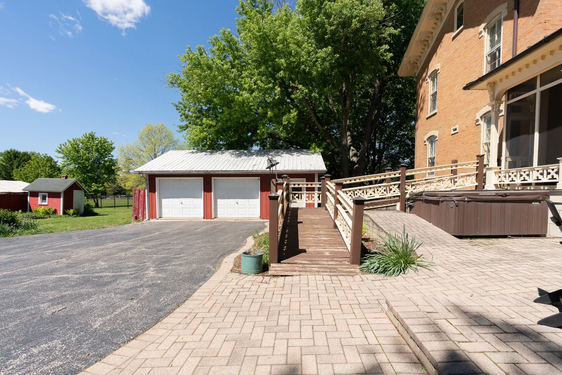 Photo of 1542 Plainfield Road
