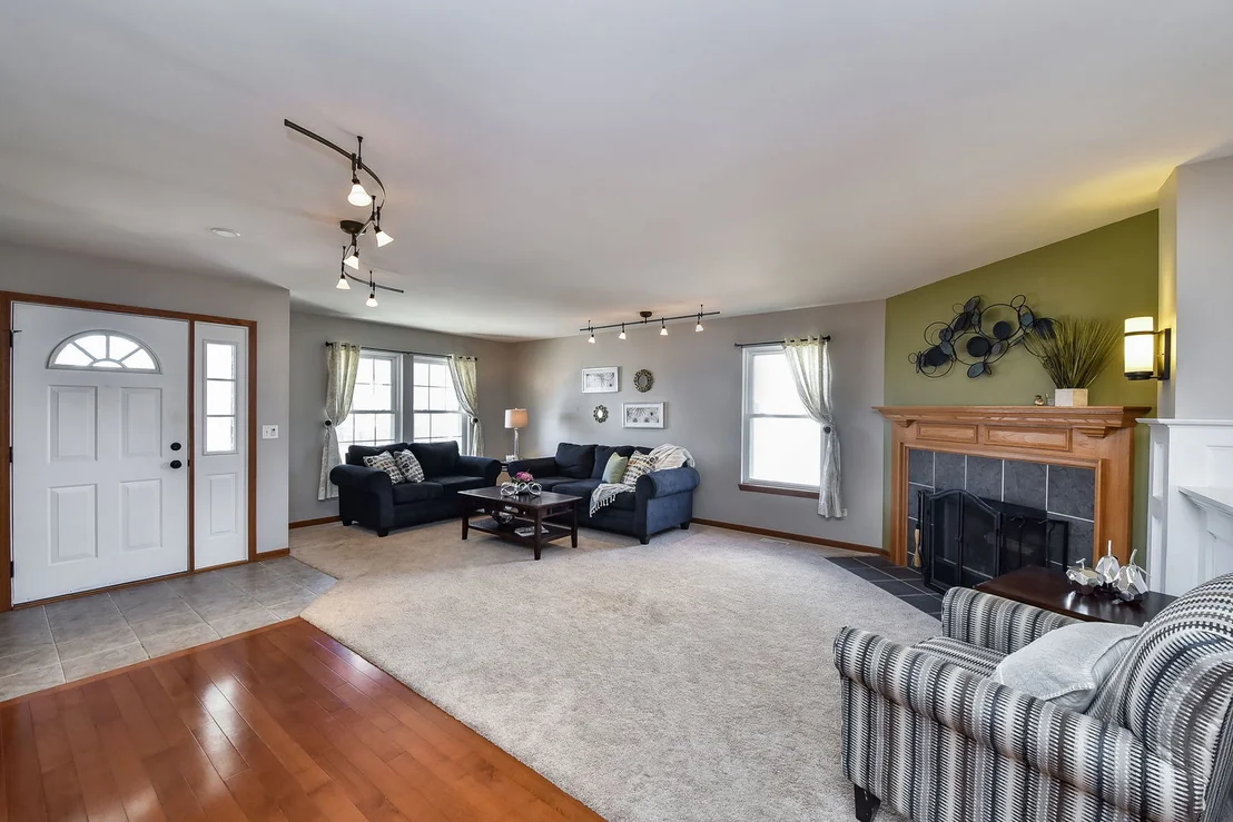 Photo of 1192 Griffith Avenue