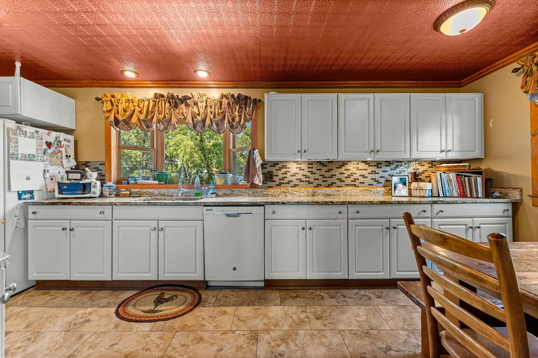 Photo of 1392 RED BRICK Road