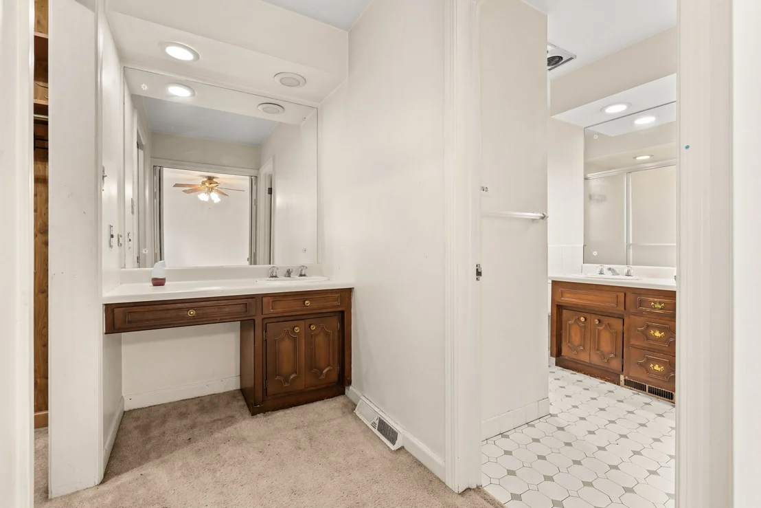 Photo of 30 Strauss Lane