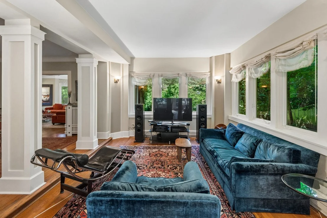 Photo of 770 Sheridan Road