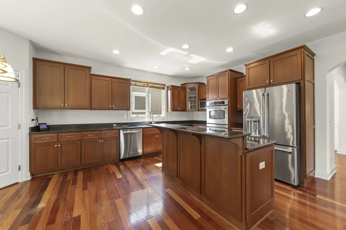 Photo of 133 N Geneva Avenue