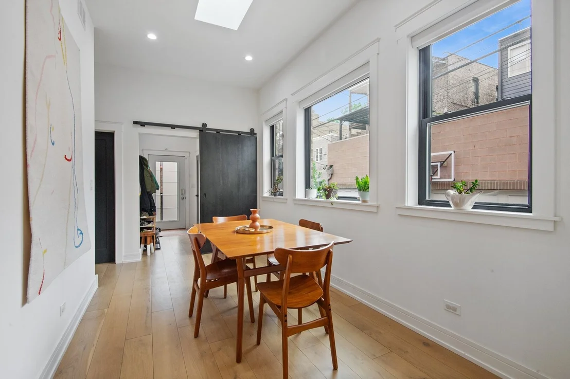 Photo of 2147 W Thomas Street