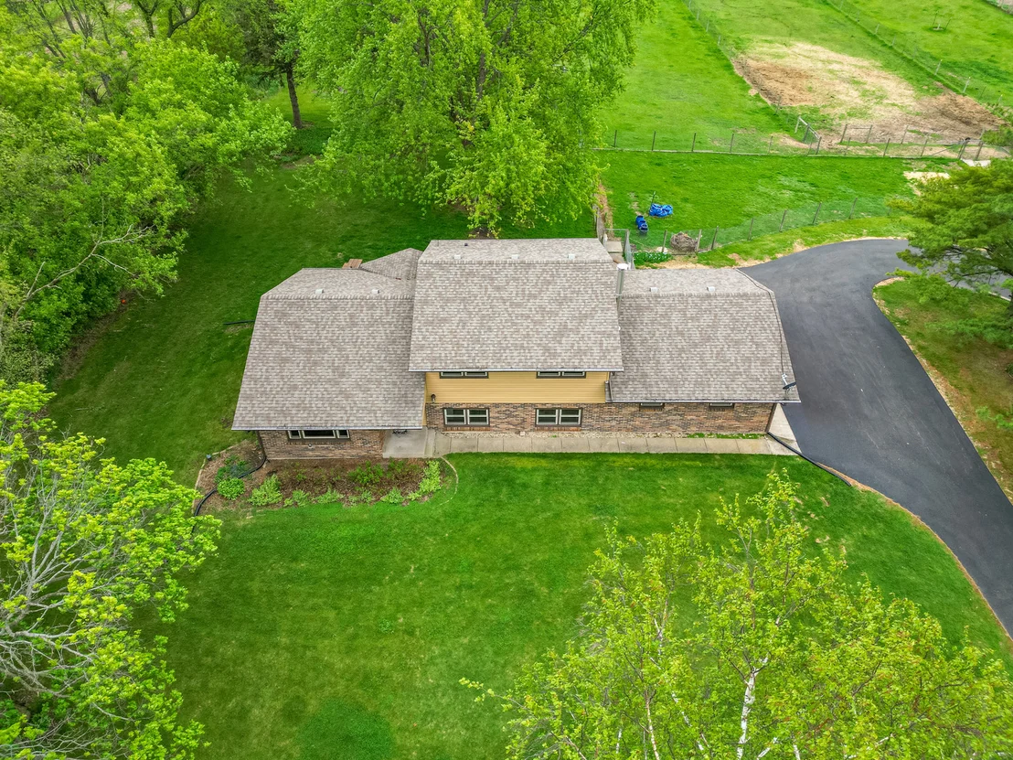 Photo of 10160 Cemetery Road