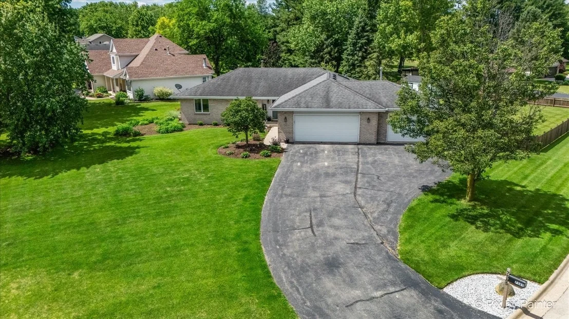 Photo of 7585 Derby Close