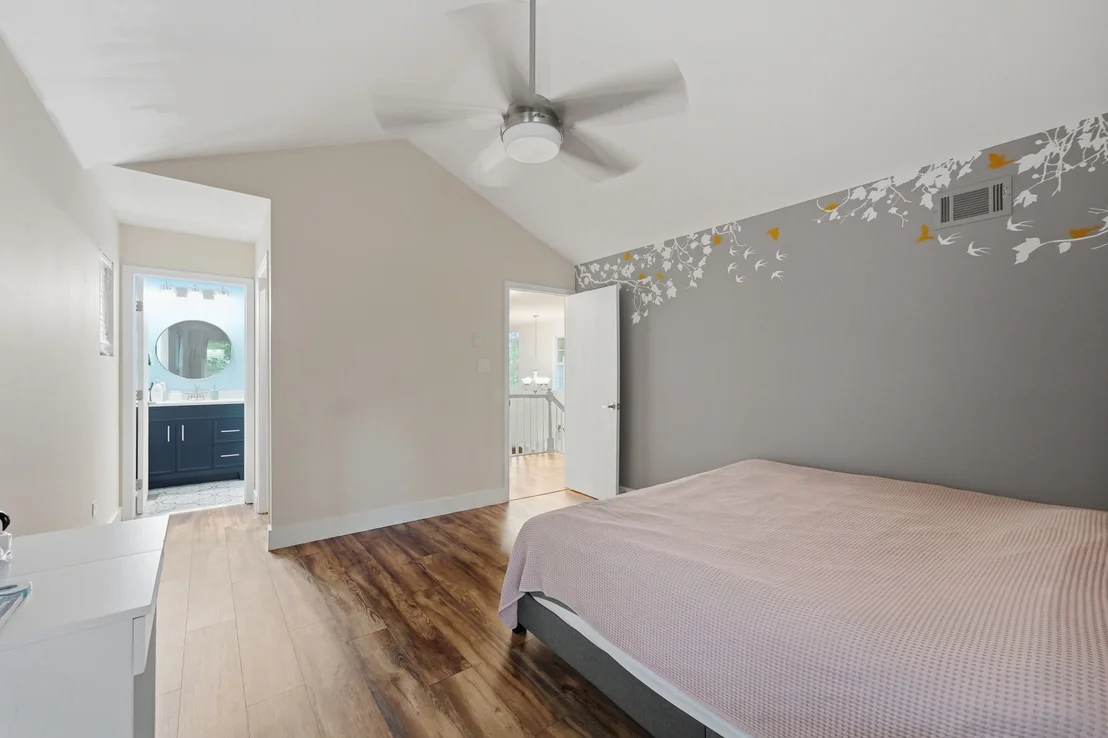 Photo of 5305 Lindenwood Circle