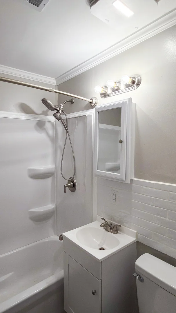 Photo of 1037 Eastview Drive