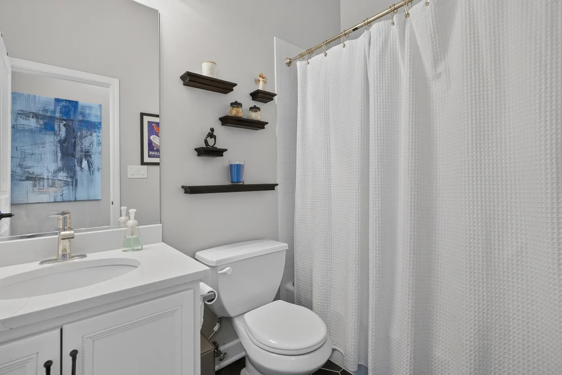 Photo of Unit 2 at 1320 W Grenshaw Street