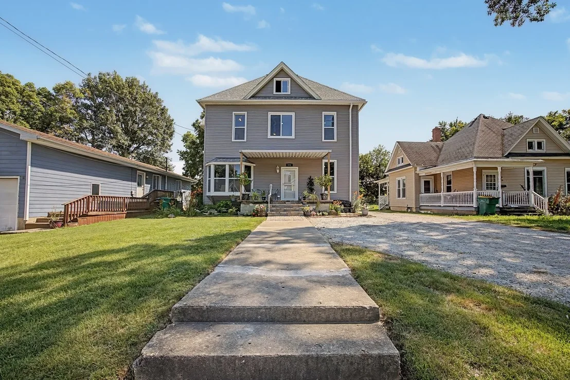 Photo of 111 7th Street