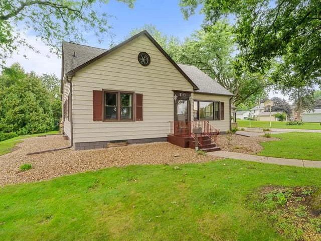 Photo of 110 N Maple Avenue