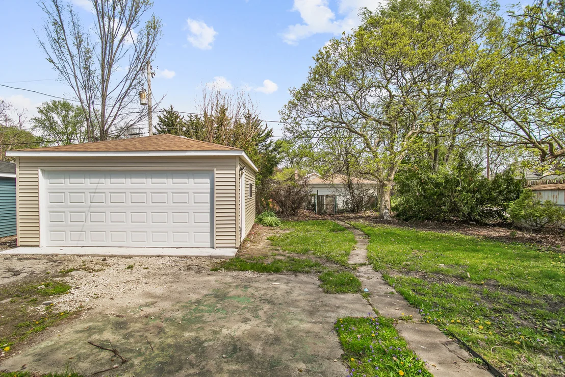 Photo of 17065 Crane Avenue