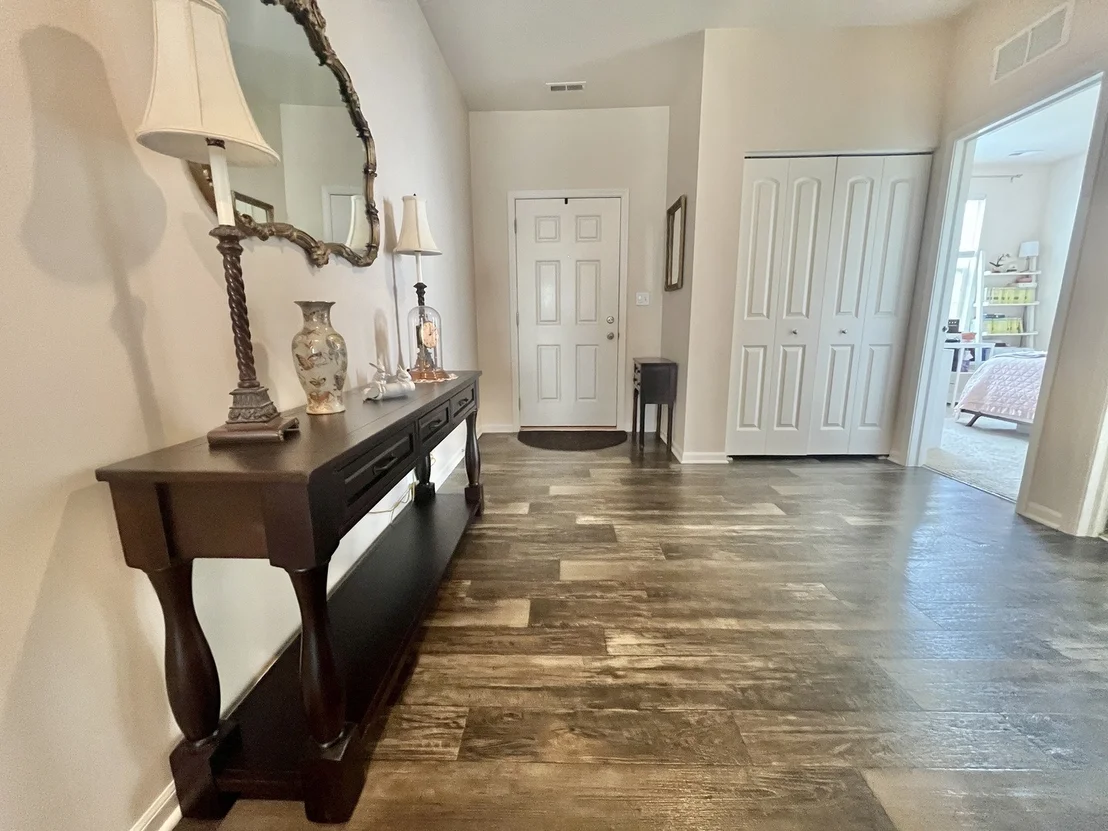 Photo of 1074 Chestnut Drive